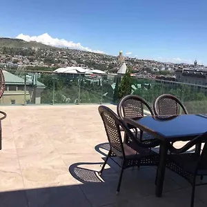 lesya-apartment-with-terrace.alltbilisihotels.com/